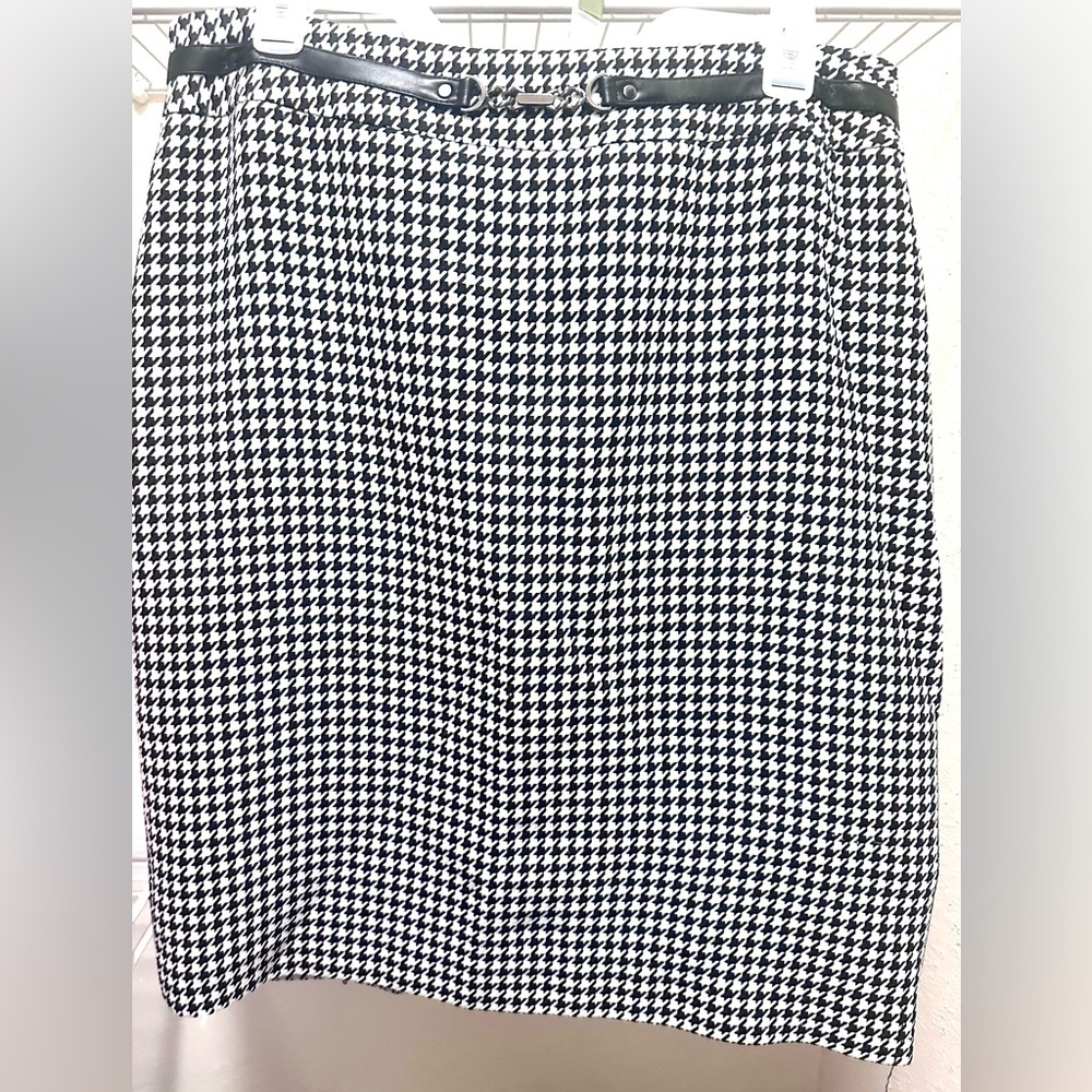 SKIRT ISABELLA DeMARCO BLACK WHITE PATTERN SZ 10
